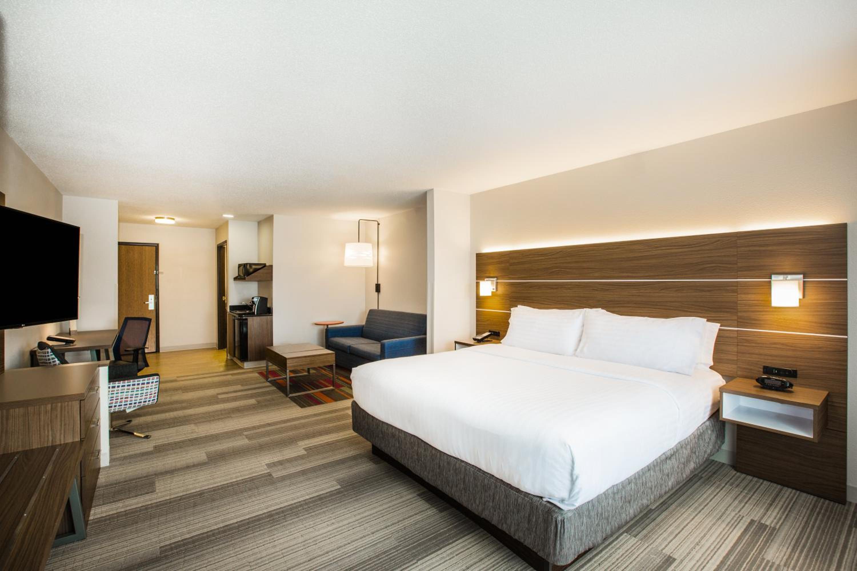 holiday inn express and suites bellevue by ihg
