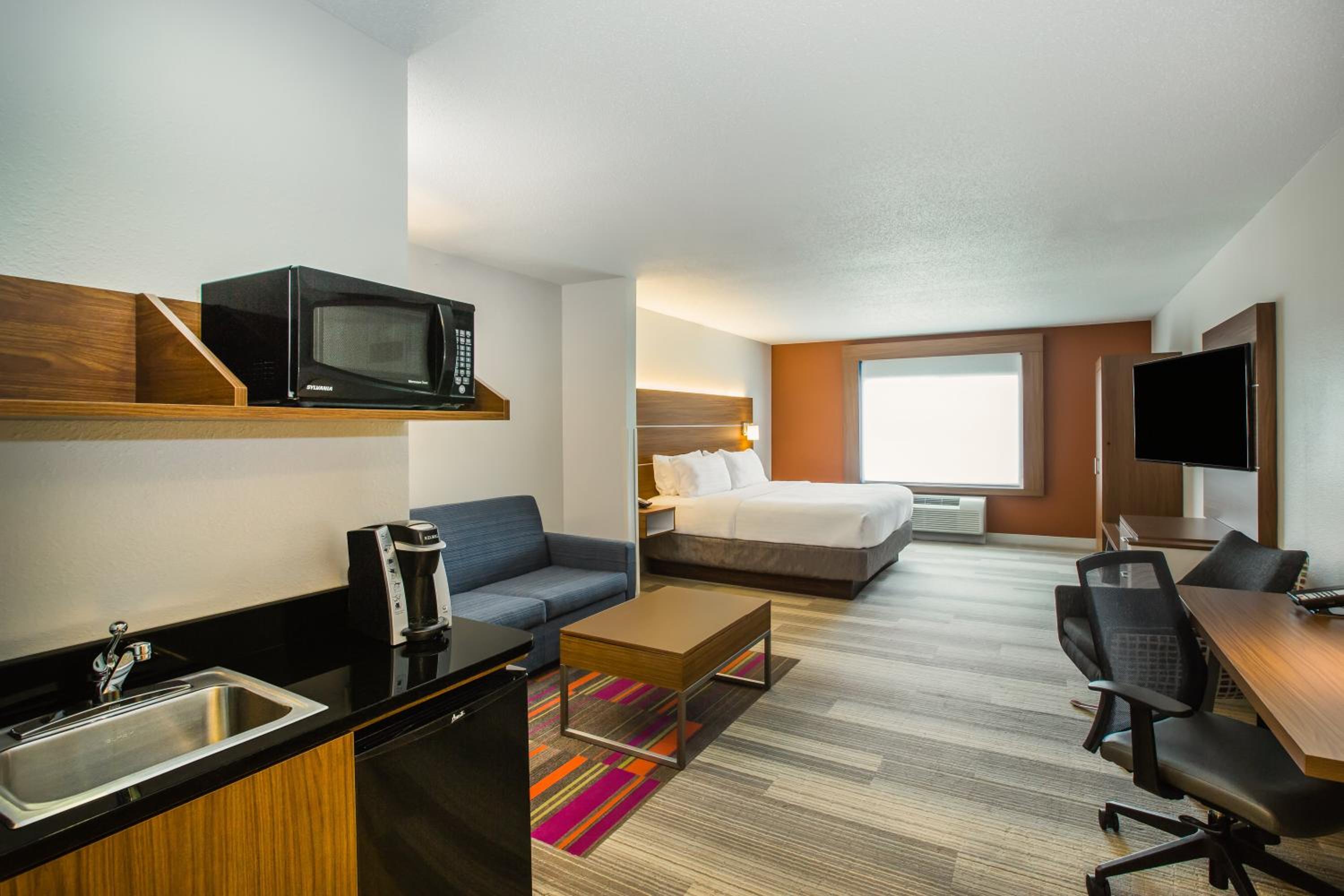holiday inn express and suites bellevue by ihg