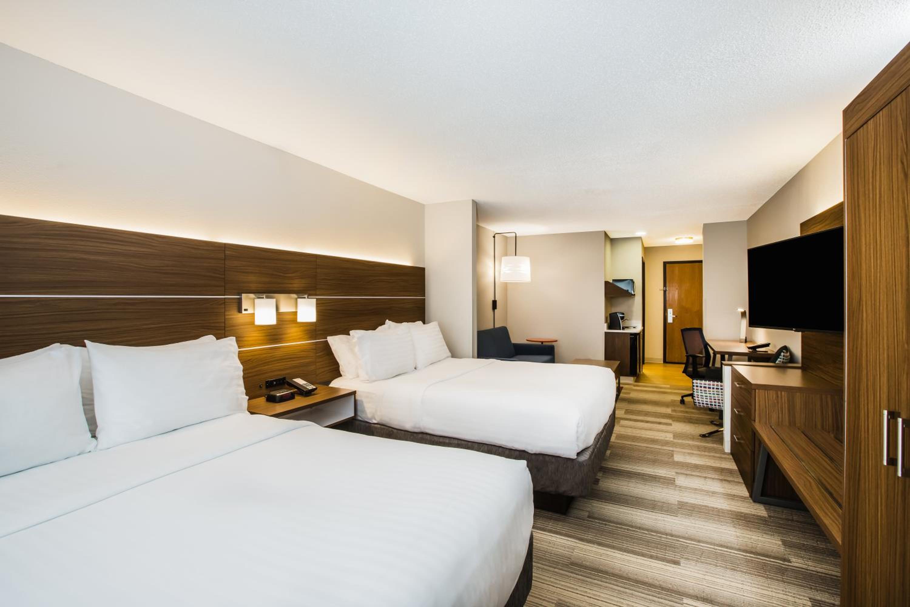 holiday inn express and suites bellevue by ihg