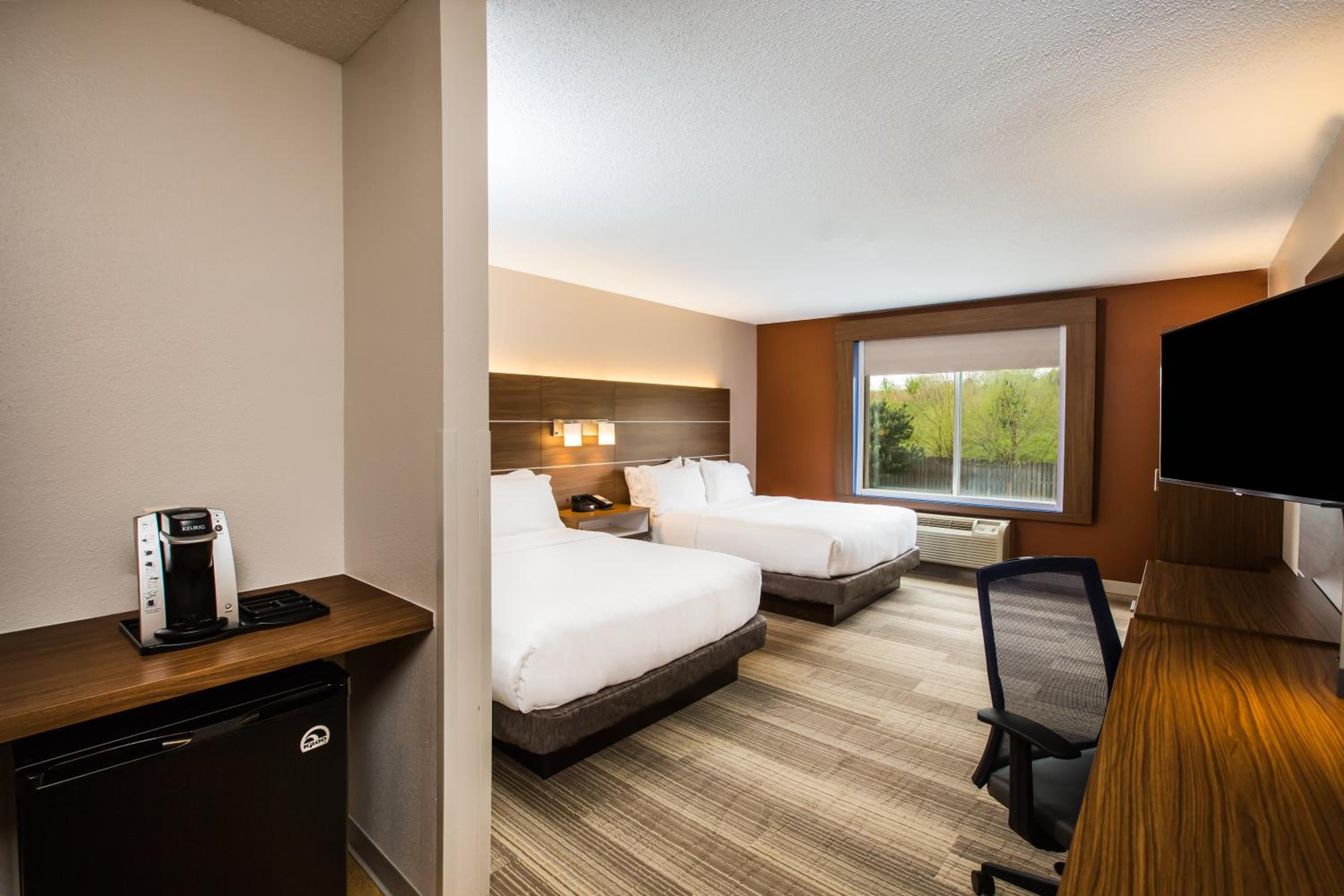 holiday inn express and suites bellevue by ihg