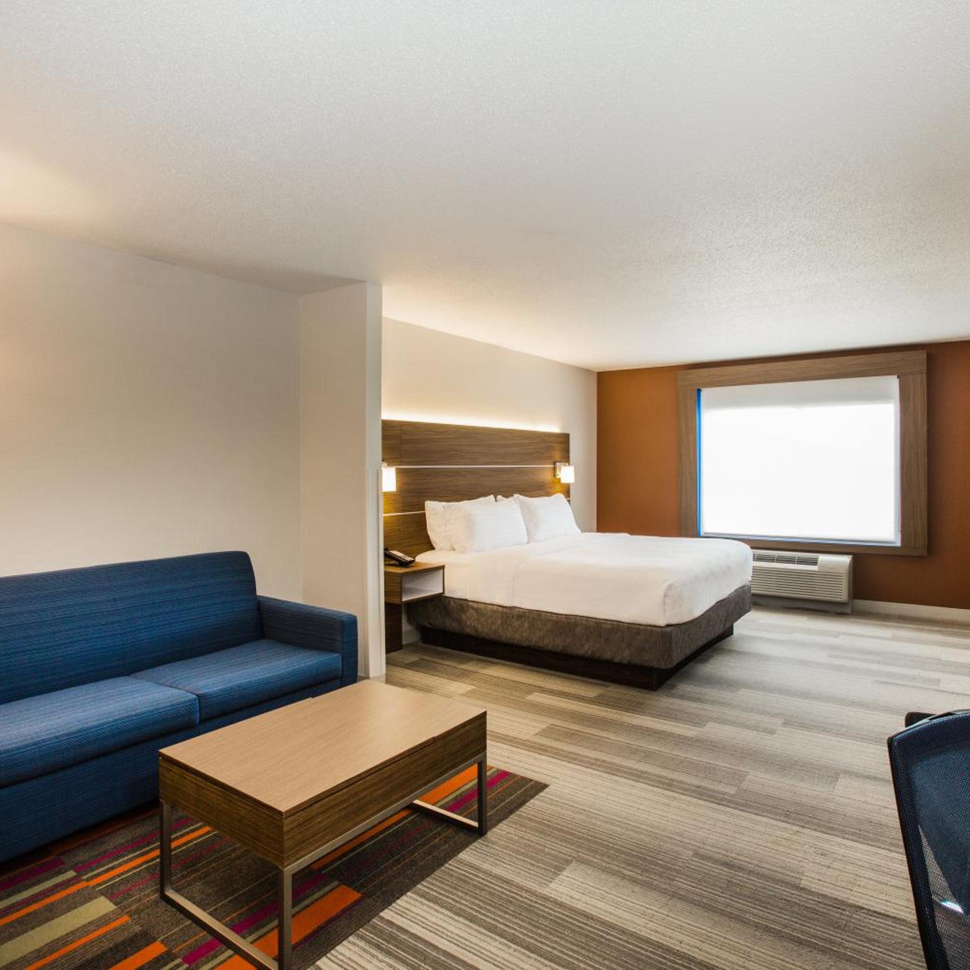 holiday inn express and suites bellevue by ihg