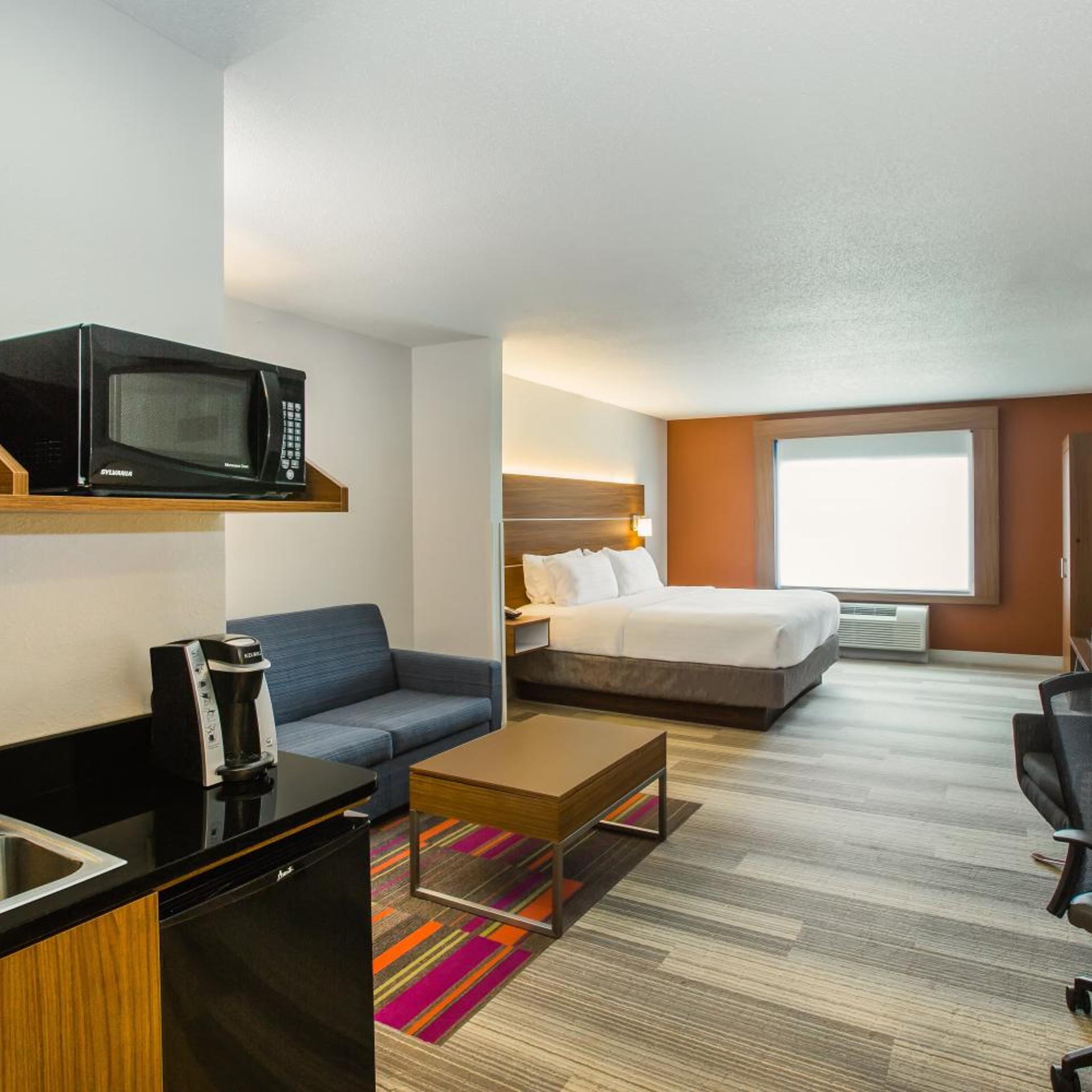 holiday inn express and suites bellevue by ihg