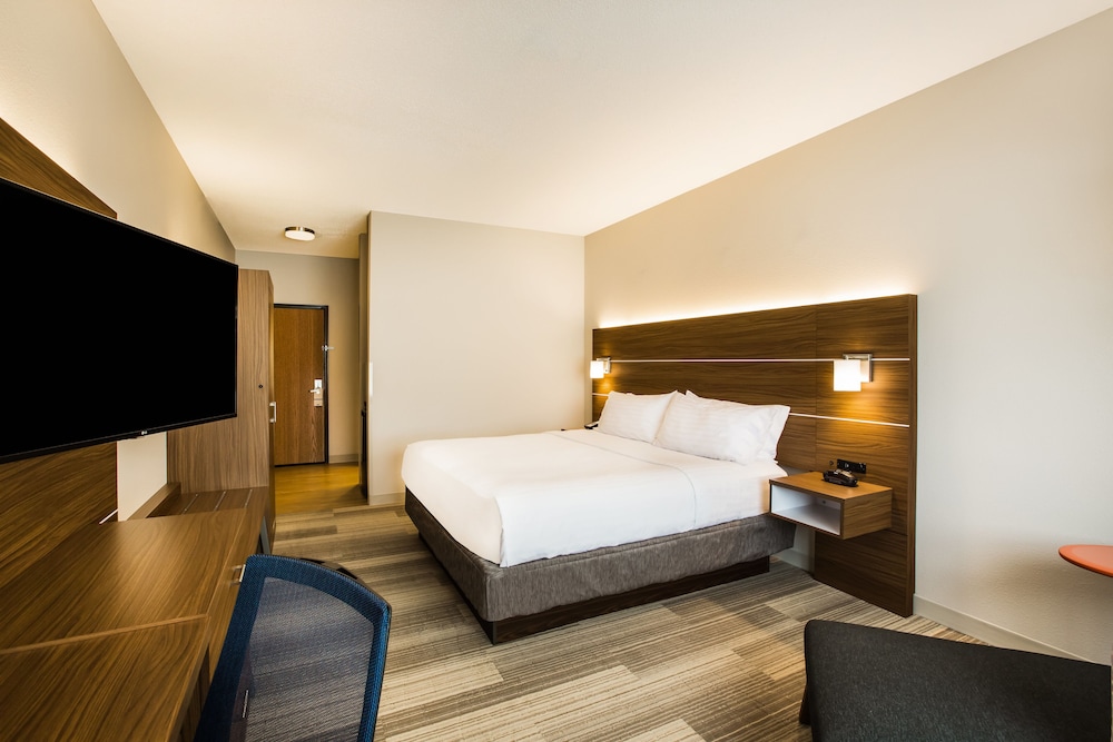 holiday inn express and suites bellevue by ihg