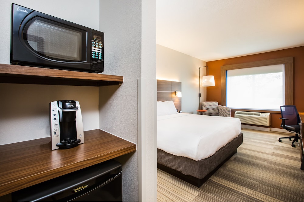 holiday inn express and suites bellevue by ihg