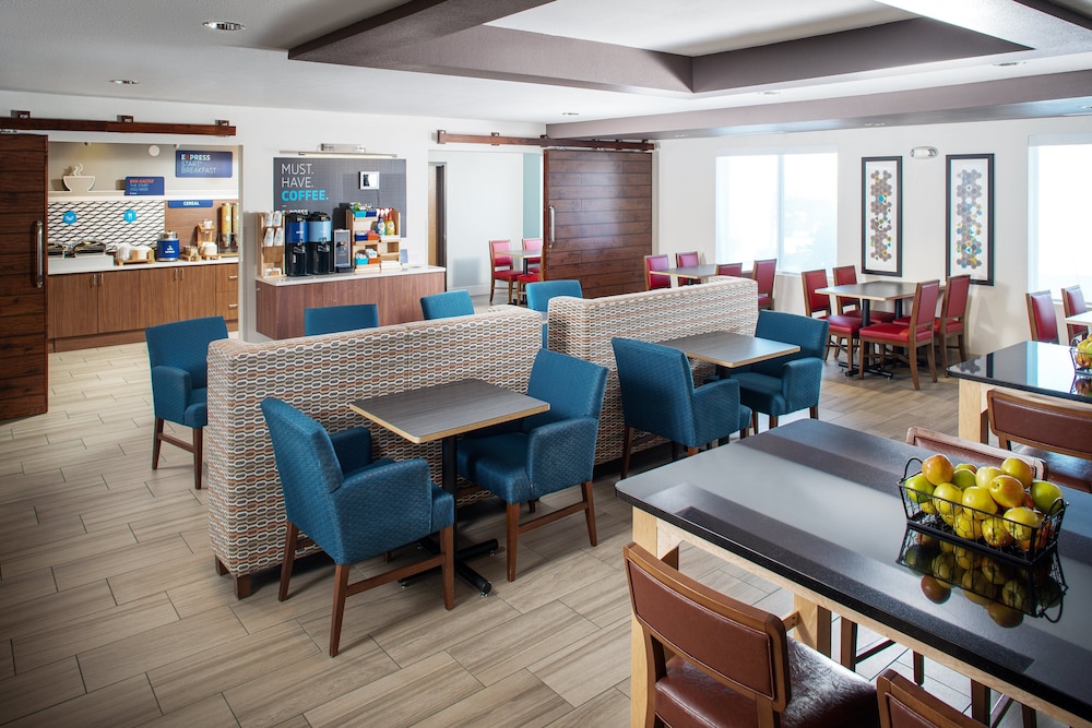 holiday inn express and suites bellevue by ihg