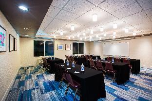 holiday inn express and suites bellevue by ihg