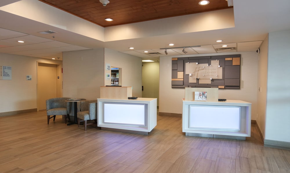 holiday inn express hotel and suites cincinnati se newport