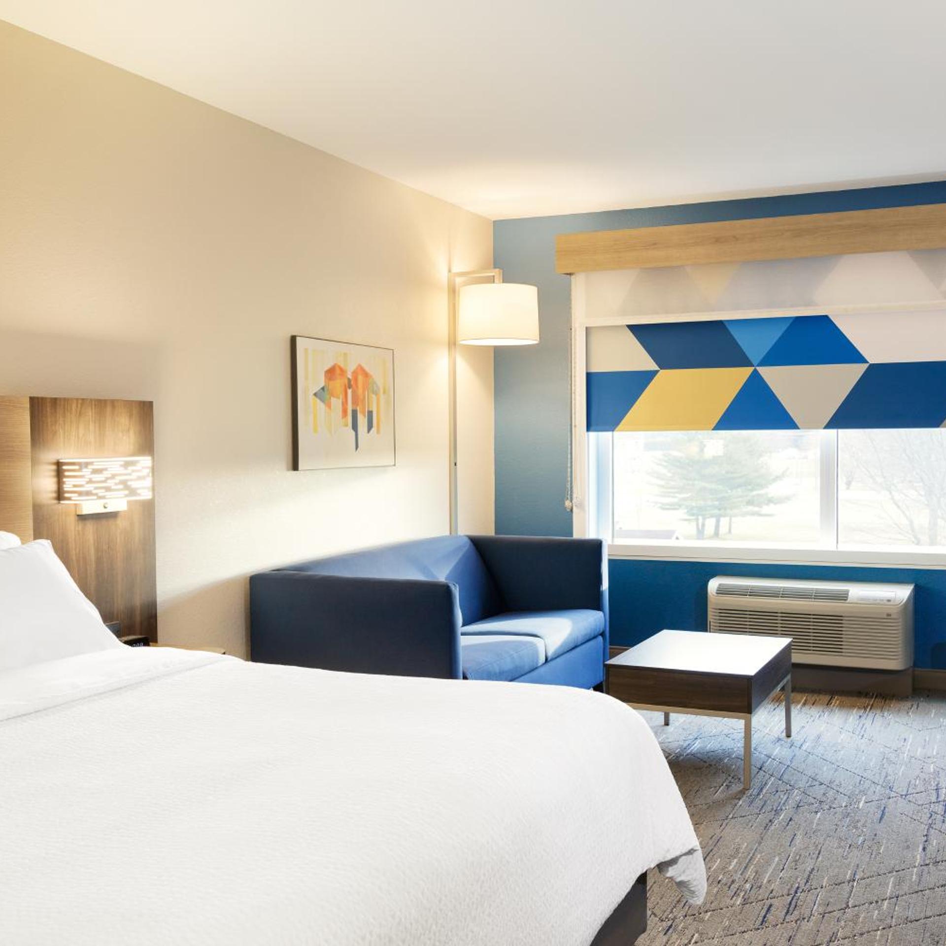 holiday inn express hotel and suites cincinnati se newport