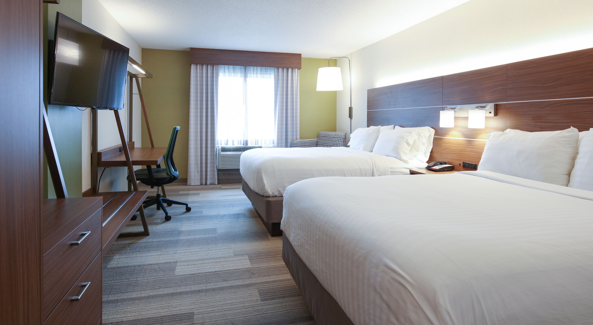 holiday inn express hotel and suites cincinnati se newport