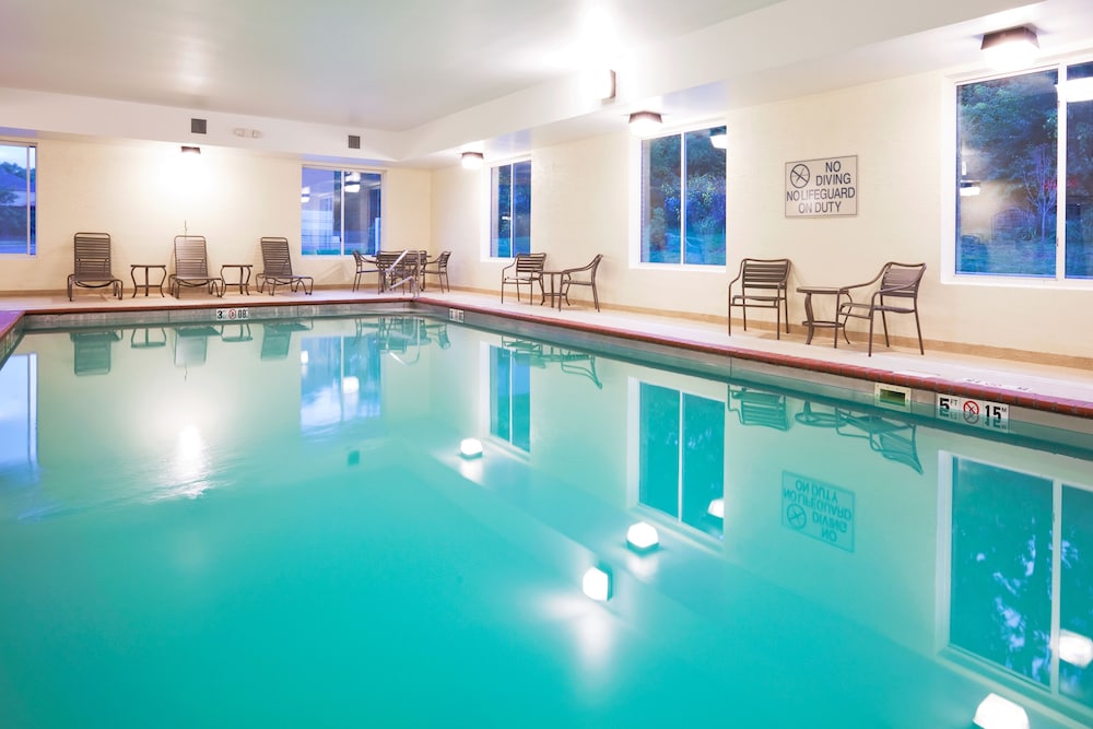holiday inn express hotel and suites cincinnati se newport