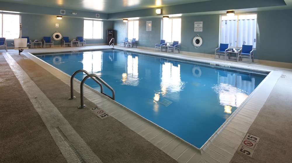 holiday inn express hotel and suites cincinnati se newport