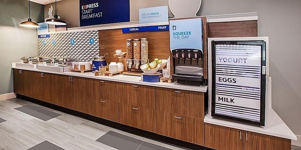 holiday inn express hotel and suites cincinnati se newport
