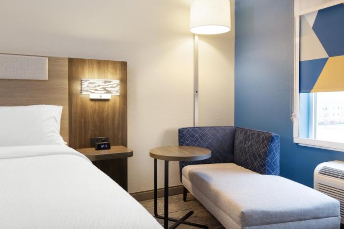 holiday inn express hotel and suites cincinnati se newport