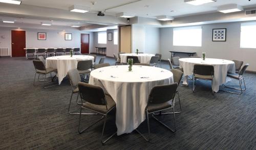 holiday inn express hotel and suites cincinnati se newport