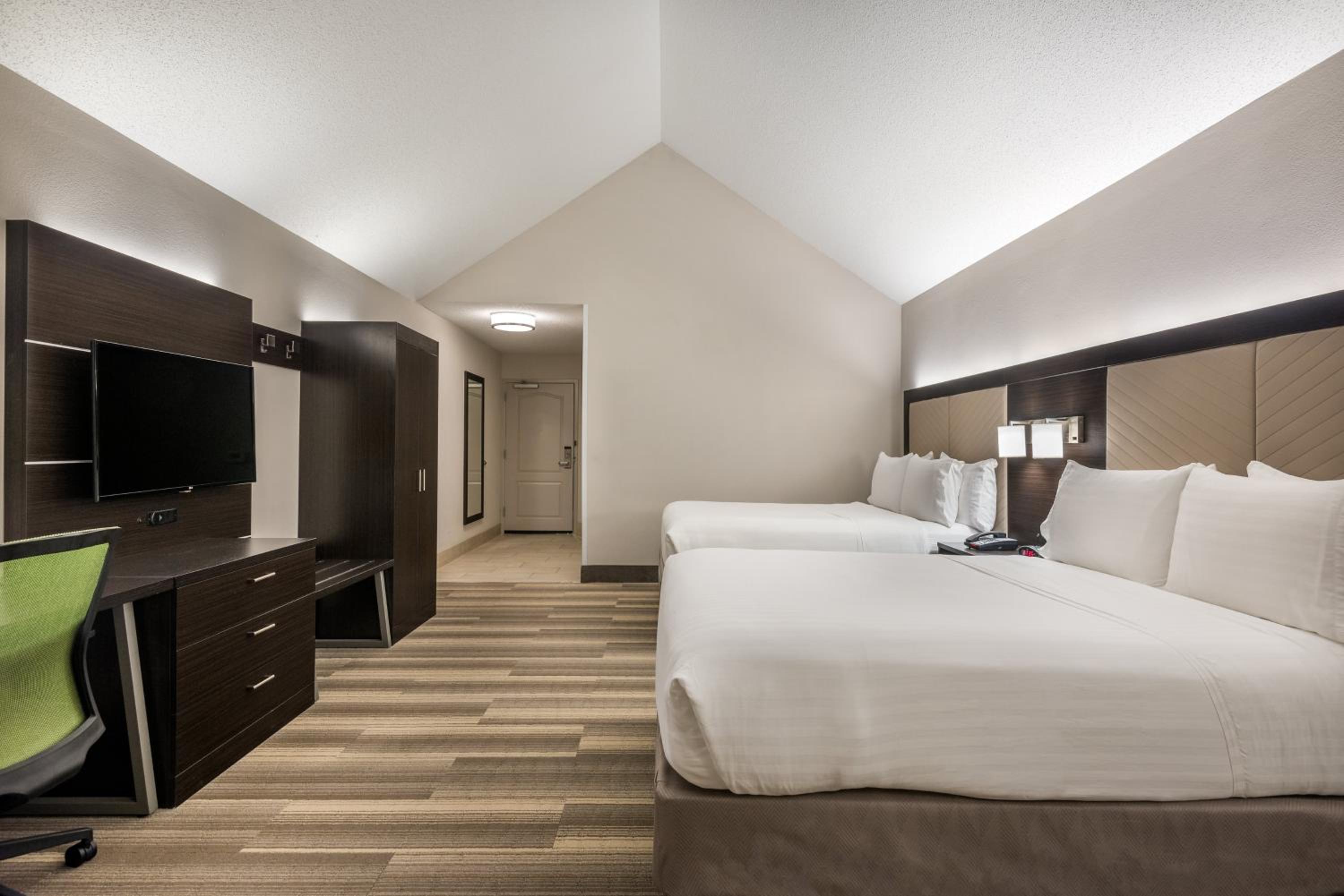 holiday inn express and suites florence i 95 and i