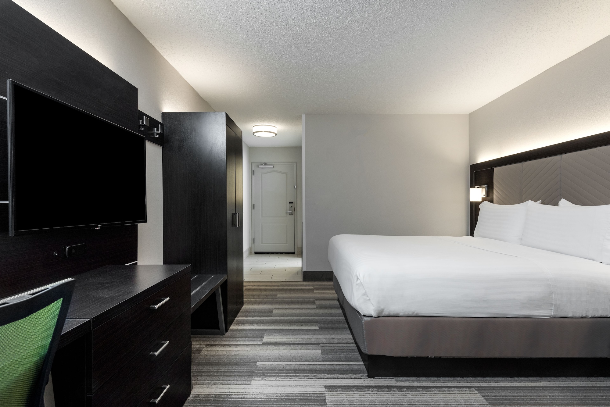 holiday inn express and suites florence i 95 and i