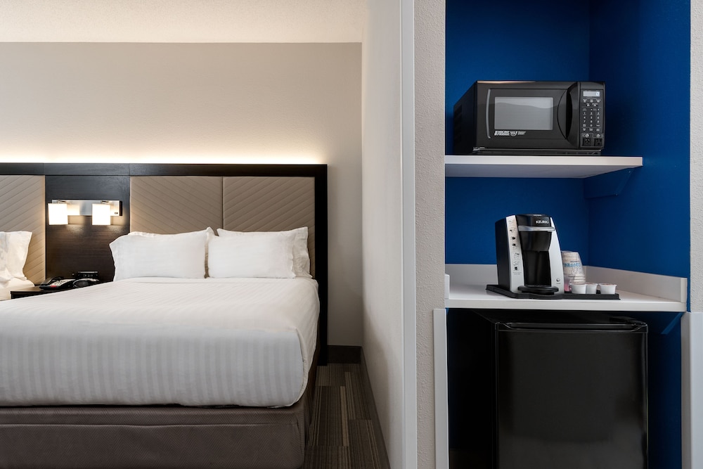holiday inn express and suites florence i 95 and i