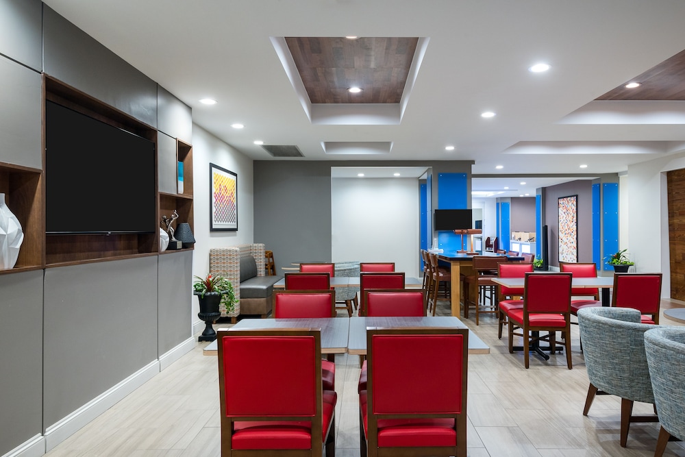 holiday inn express and suites florence i 95 and i