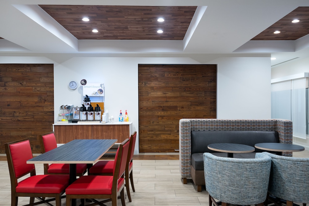 holiday inn express and suites florence i 95 and i