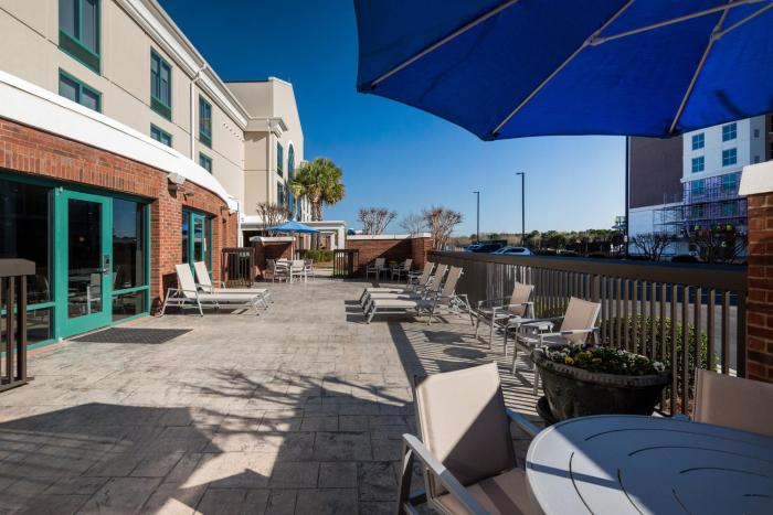 holiday inn express and suites florence i 95 and i