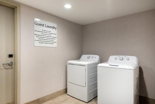 holiday inn express and suites florence i 95 and i