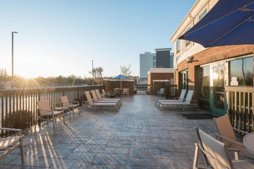 holiday inn express and suites florence i 95 and i