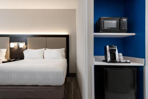 holiday inn express and suites florence i 95 and i