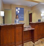 Holiday Inn Express & Suites Detroit - Farmington Hills,Dearborn>>Birmingham,3 star