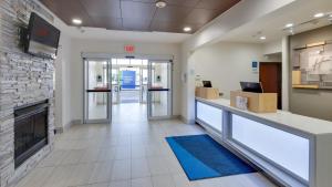 holiday inn express and suites detroit farmington hills