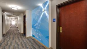 holiday inn express and suites detroit farmington hills