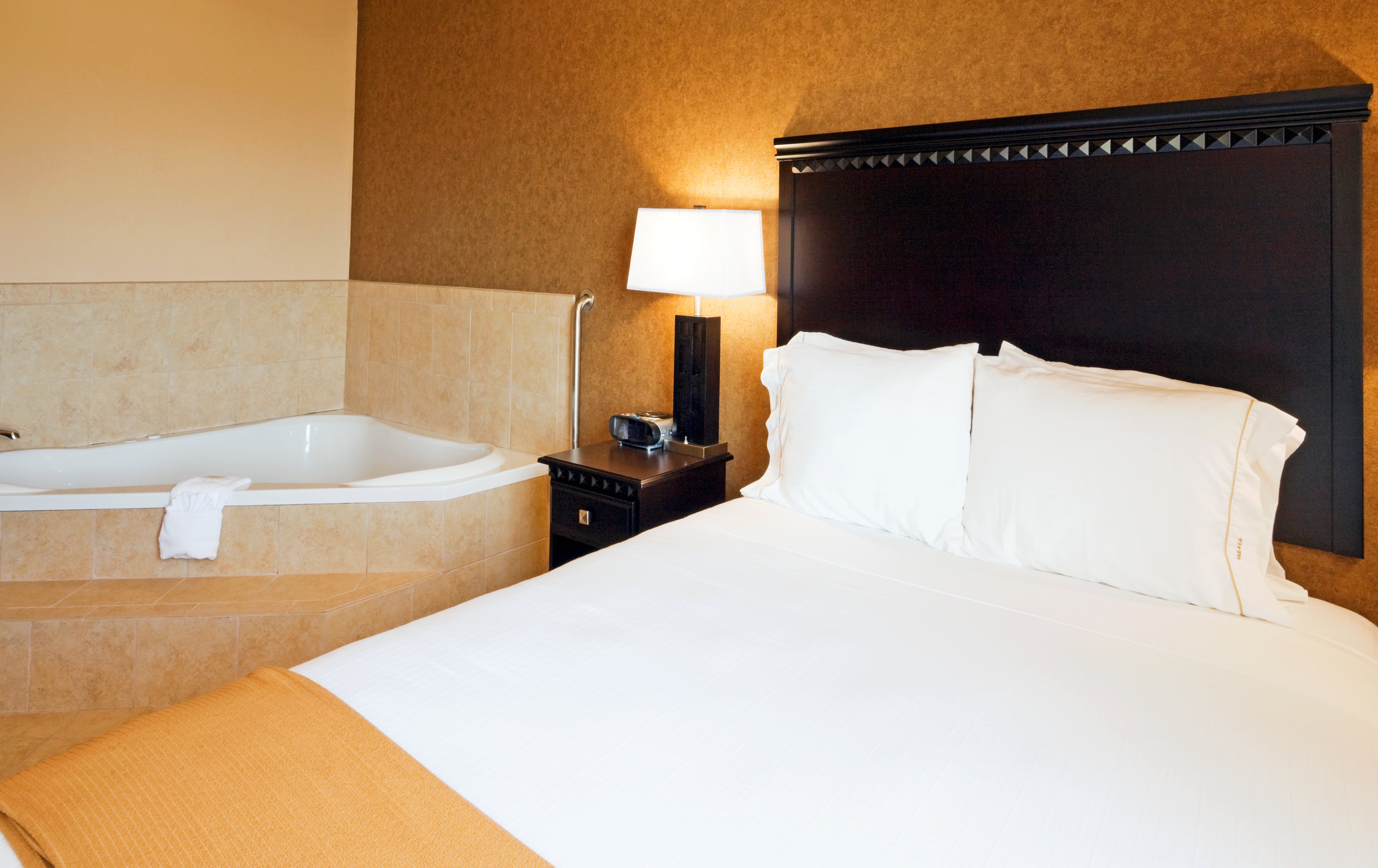 holiday inn express hotel and suites ennis by ihg