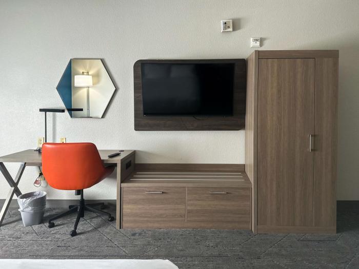 holiday inn express hotel and suites ennis by ihg