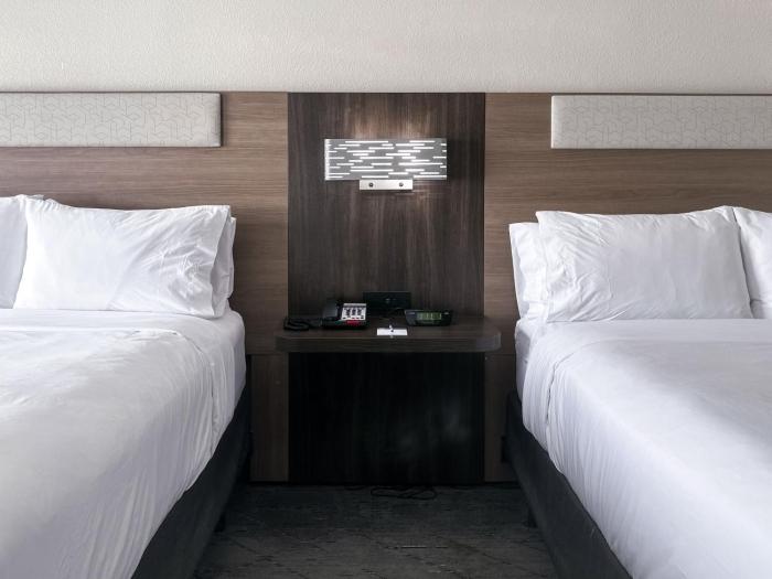 holiday inn express hotel and suites ennis by ihg