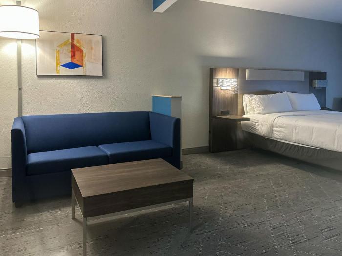 holiday inn express hotel and suites ennis by ihg