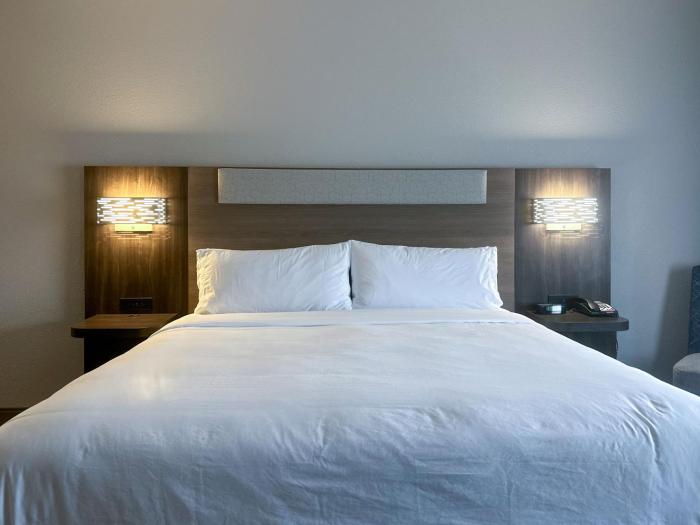 holiday inn express hotel and suites ennis by ihg