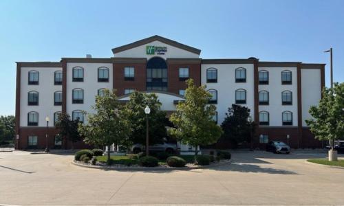 holiday inn express hotel and suites ennis by ihg