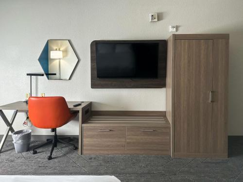 holiday inn express hotel and suites ennis by ihg