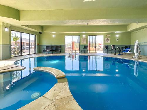holiday inn express hotel and suites ennis by ihg