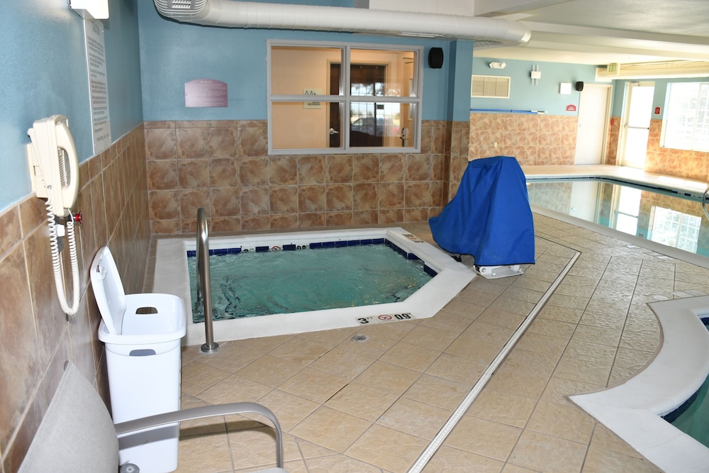 holiday inn express evanston by ihg