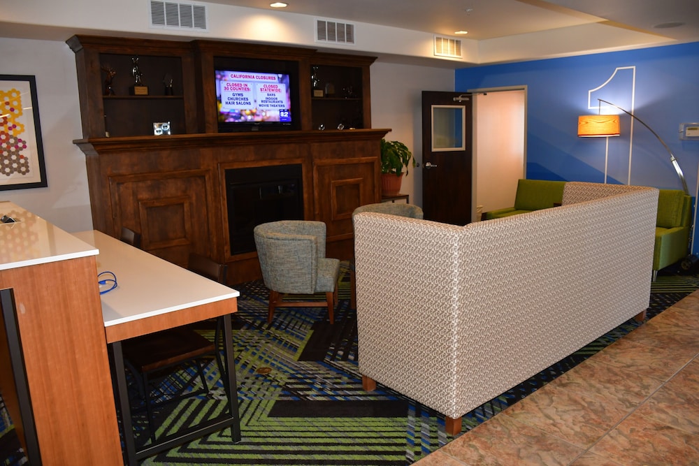 holiday inn express evanston by ihg