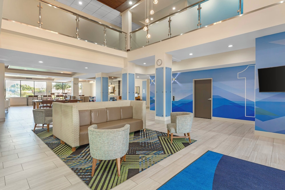 holiday inn express and suites fairfield north
