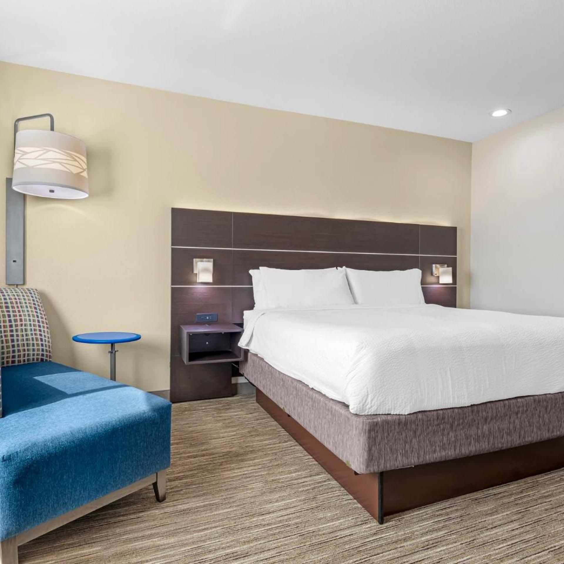 holiday inn express and suites fairfield north