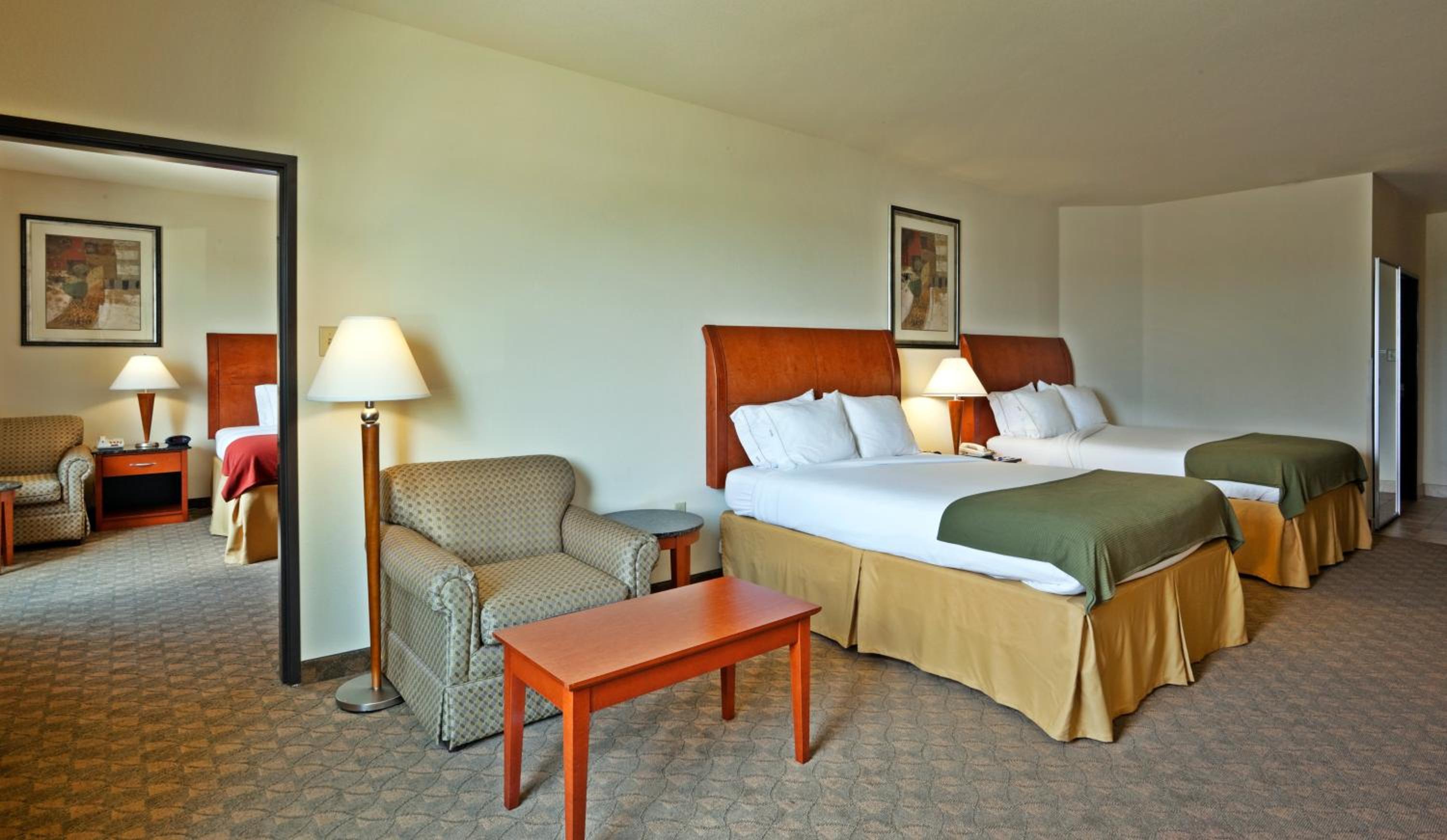 holiday inn express and suites fairfield north