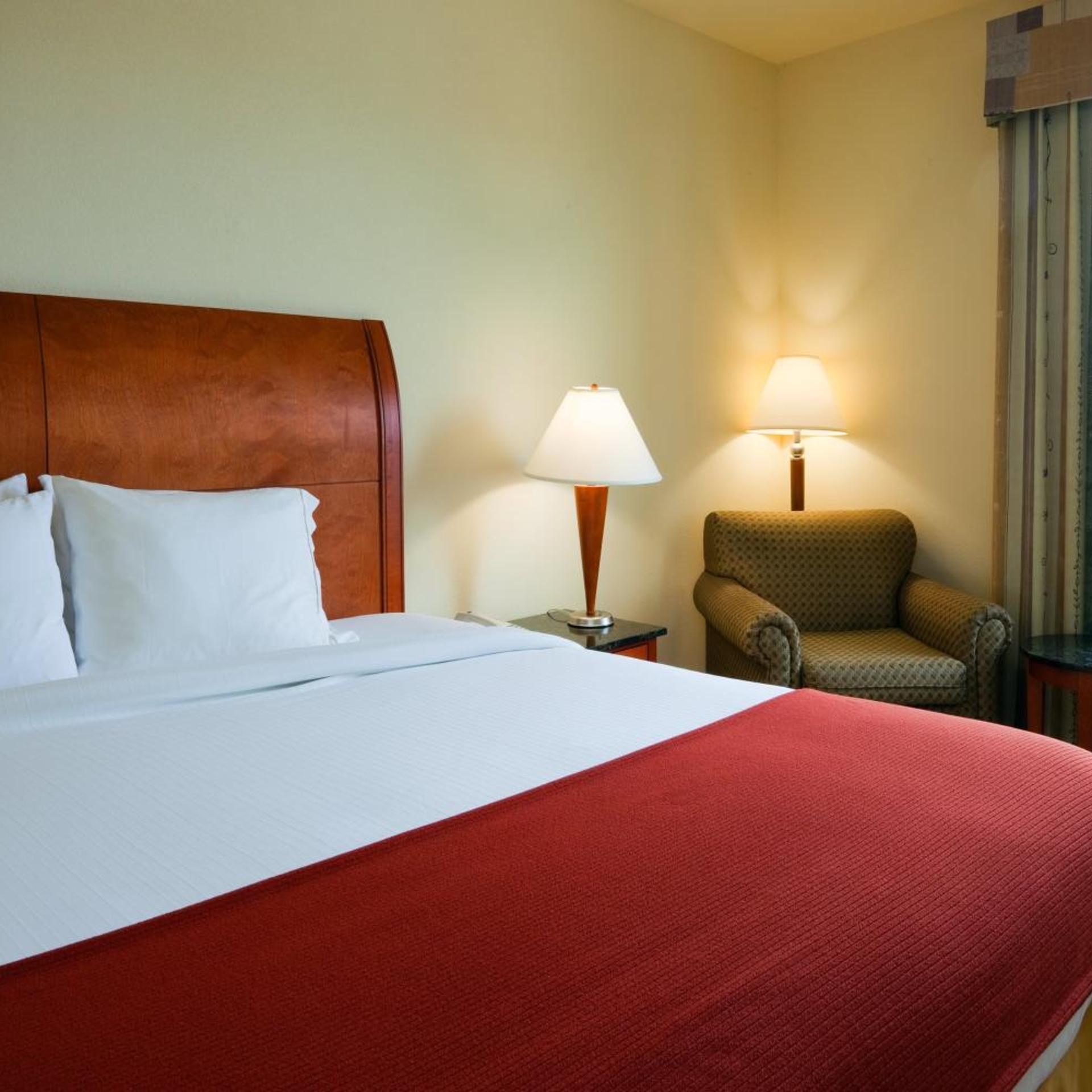 holiday inn express and suites fairfield north