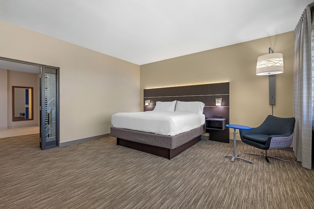 holiday inn express and suites fairfield north