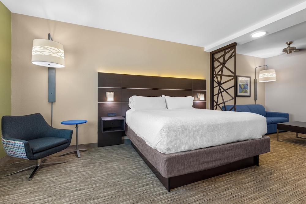 holiday inn express and suites fairfield north