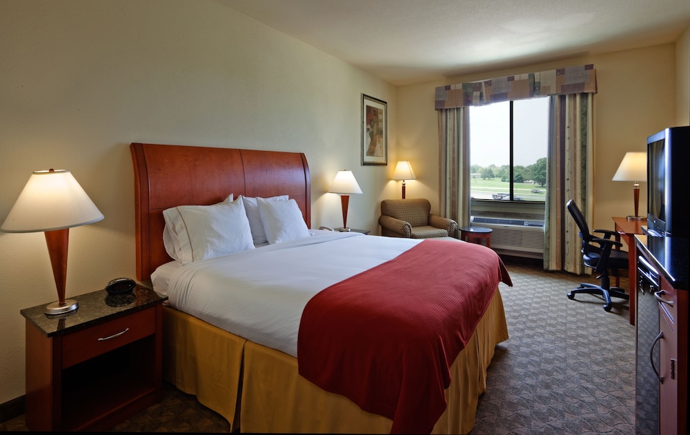 holiday inn express and suites fairfield north