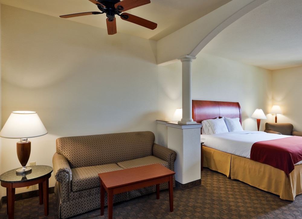 holiday inn express and suites fairfield north