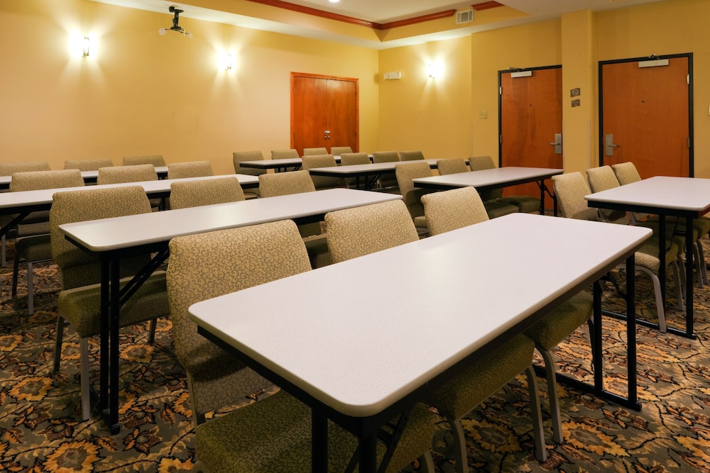 holiday inn express and suites fairfield north