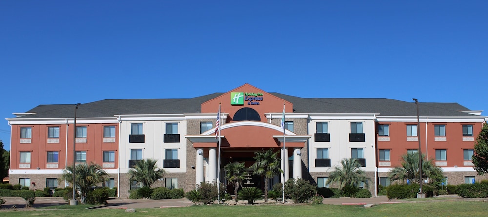 holiday inn express and suites fairfield north